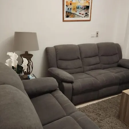 Entire Apartment With Garden Sheikh Zayed City Exterior photo